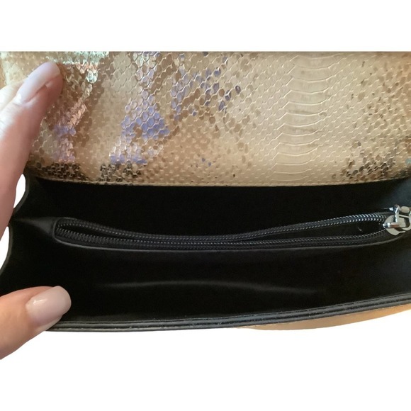 UNIQUE MERMAID HORSESHOE SNAKE EMBOSSED HANDBAG/CROSSBODY NWT - Picture 8 of 13